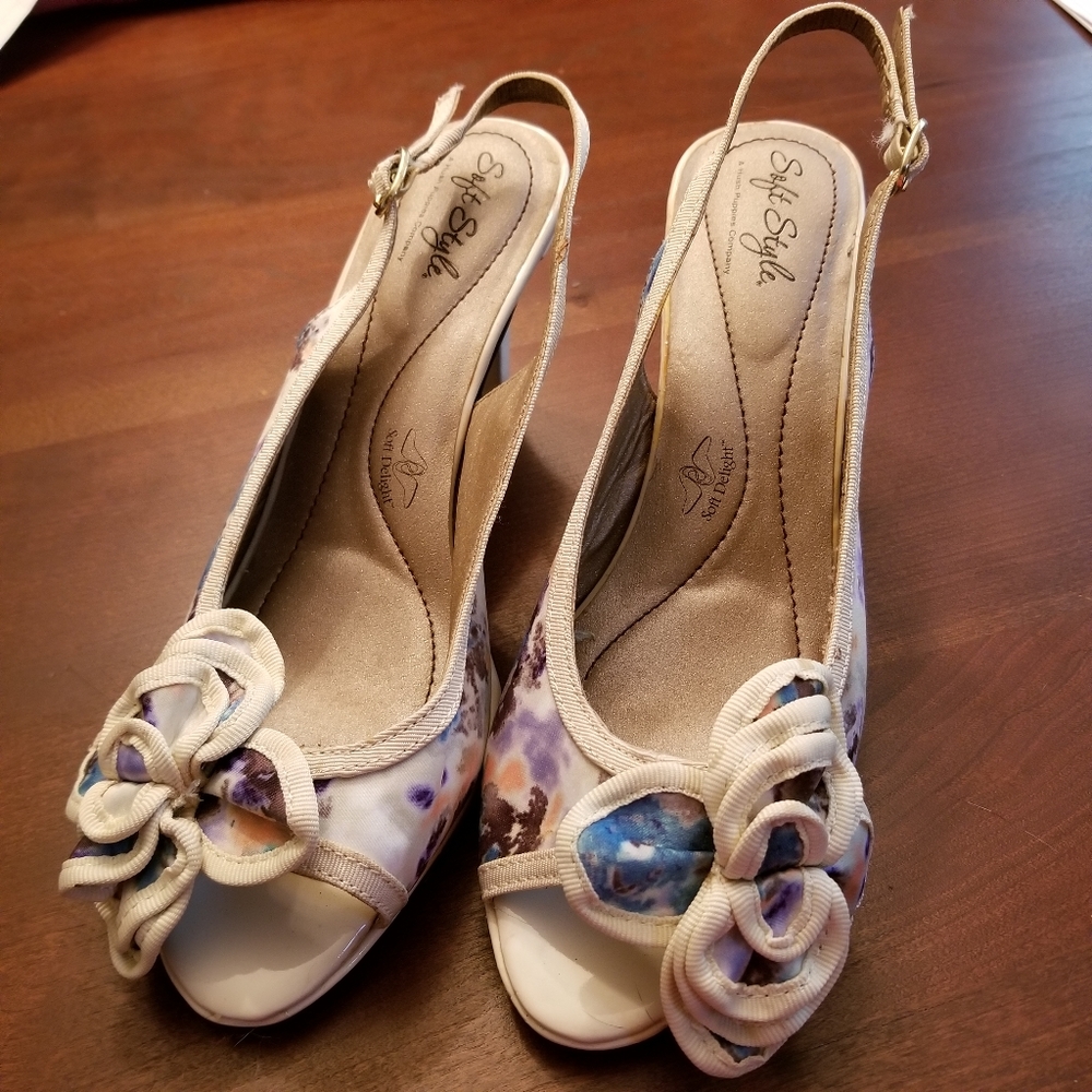 Women's Soft Style by Hush Puppies size 7 1/2